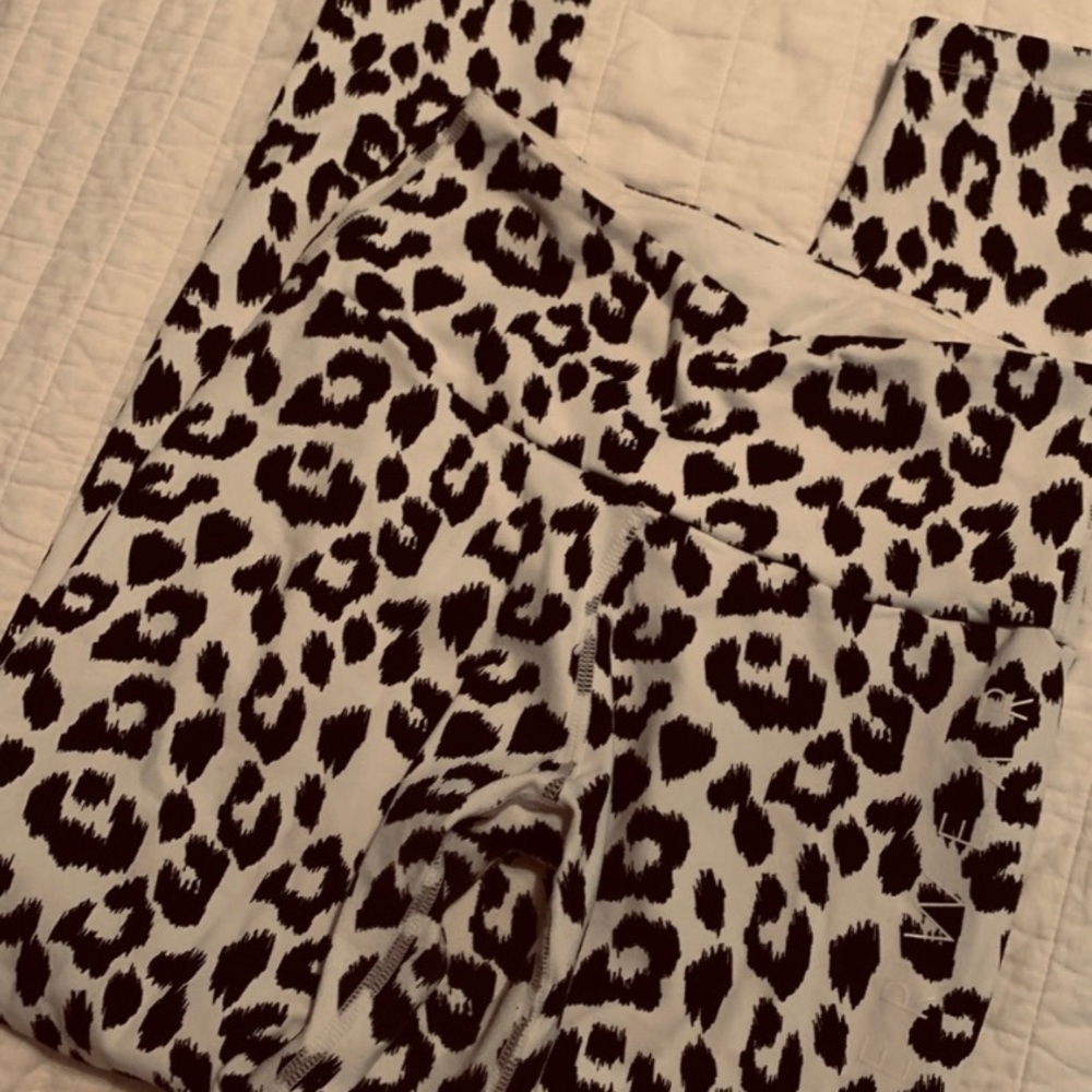Ryderwear Small Snow Leopard Leggings